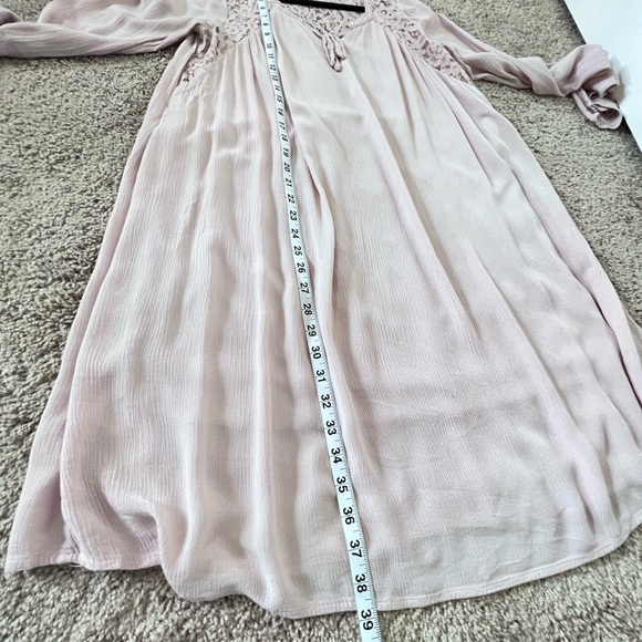 Flowy Mauve Blush Pink Long Sleeve Bell Sleeve Dress - Picture 12 of 13
